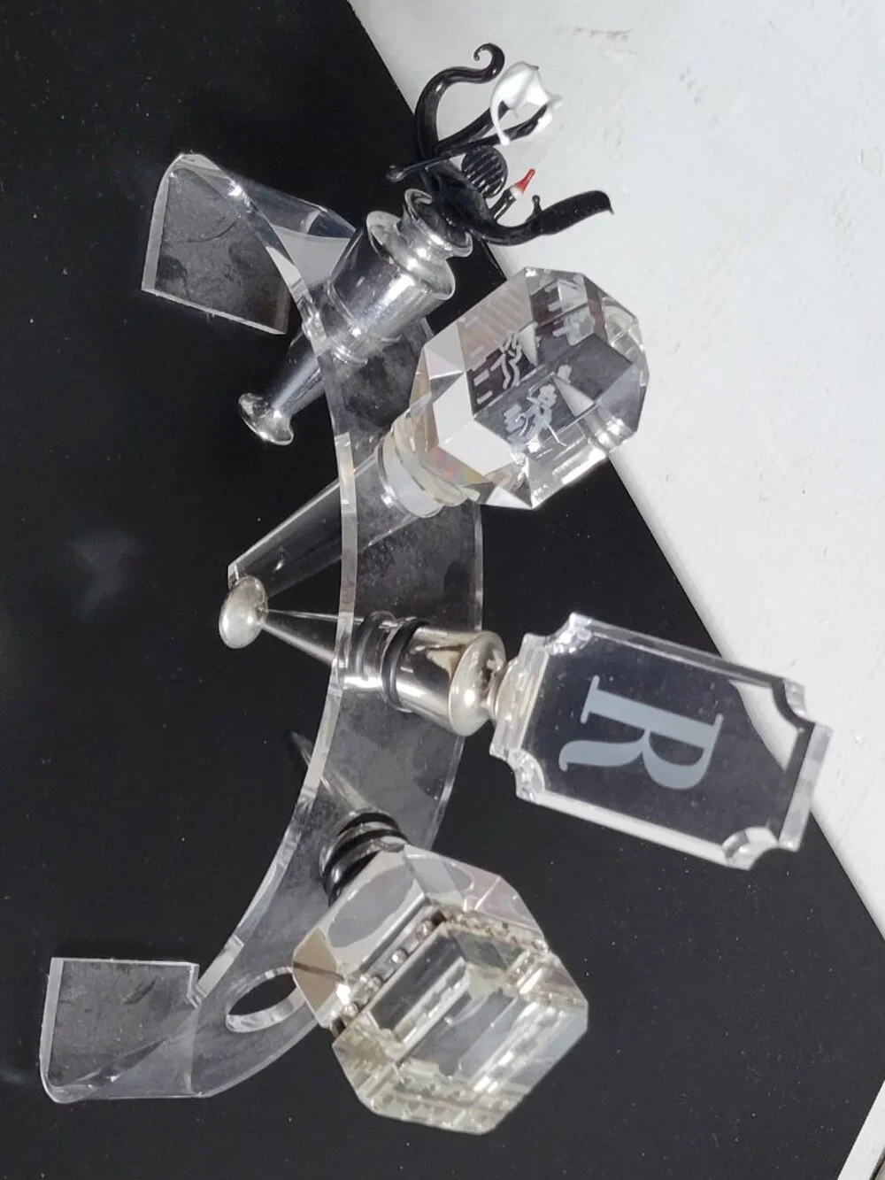 Mixed Lot of 4 Bottle Stoppers Steel Metal & Resin Crystal Top on Display Stand